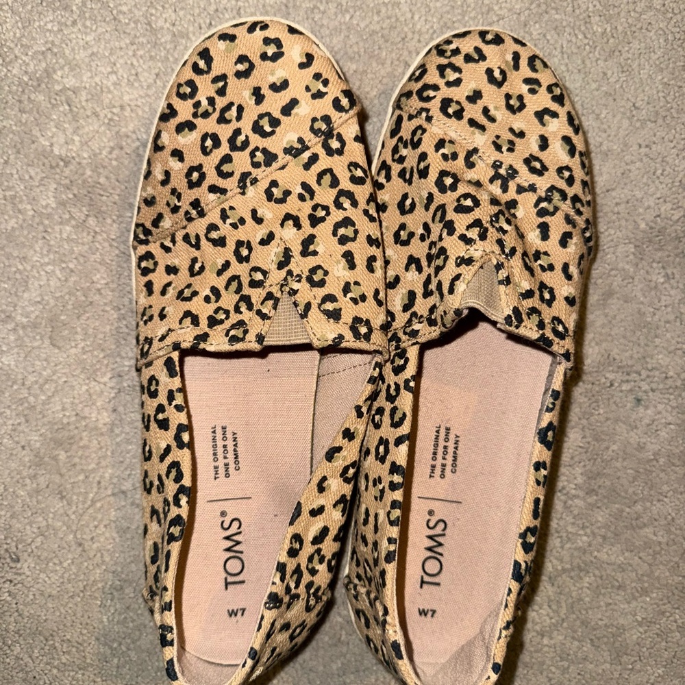 Toms Tan Leopard Print Flats